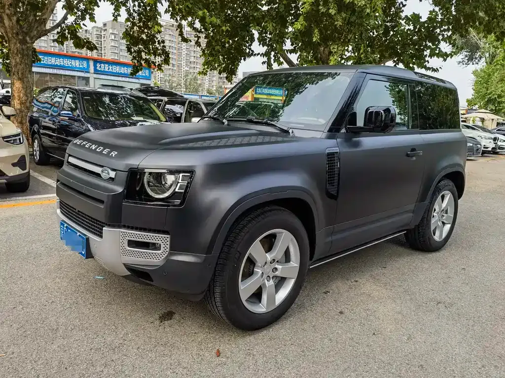 Land Rover Defender — фото 1