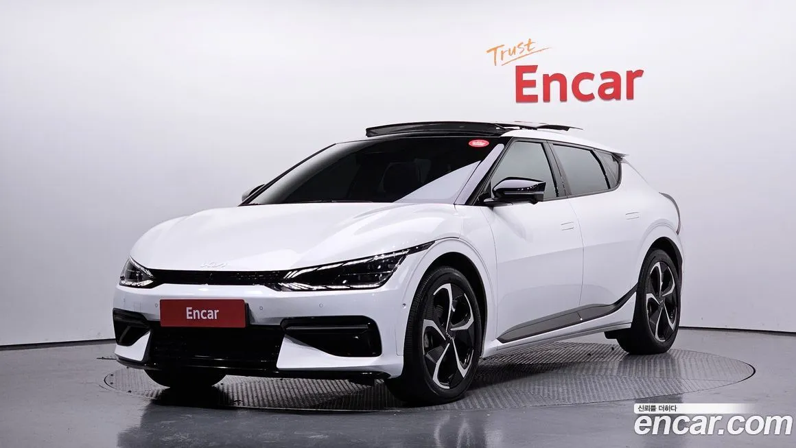 Kia EV6 — фото 1