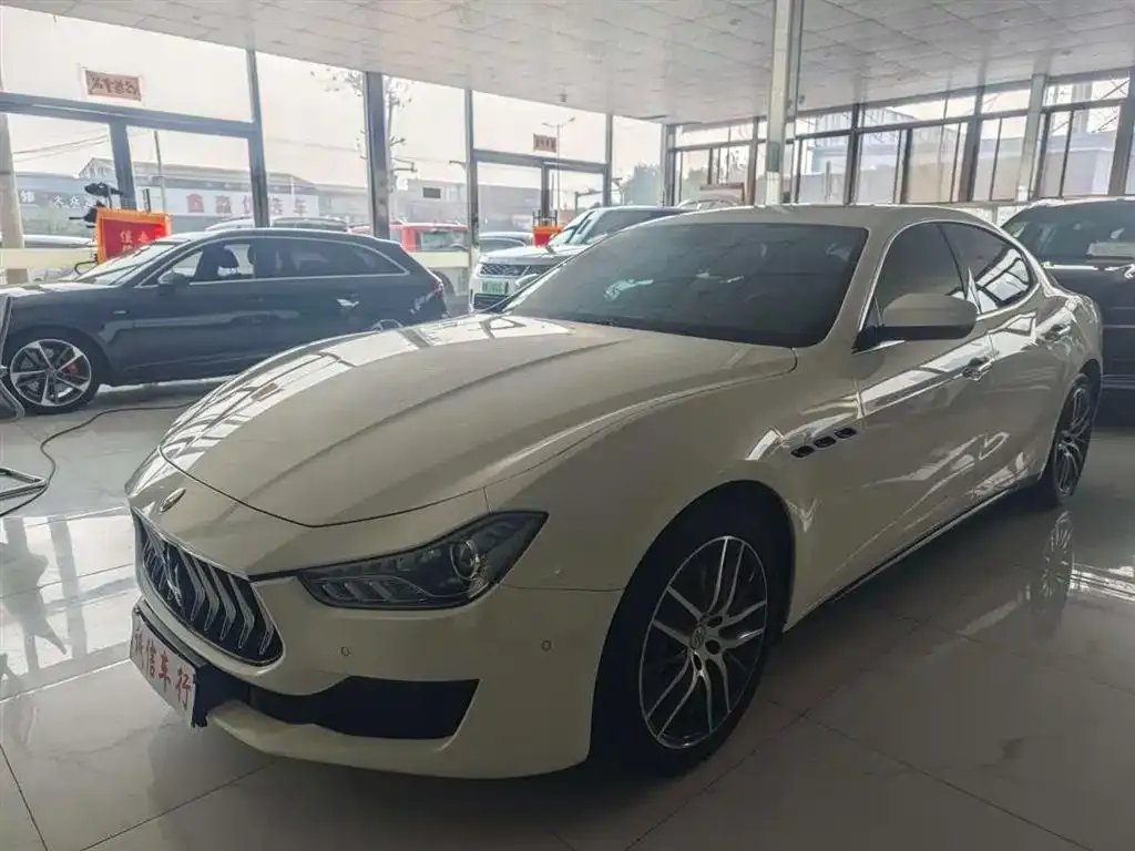Maserati Ghibli — фото 1