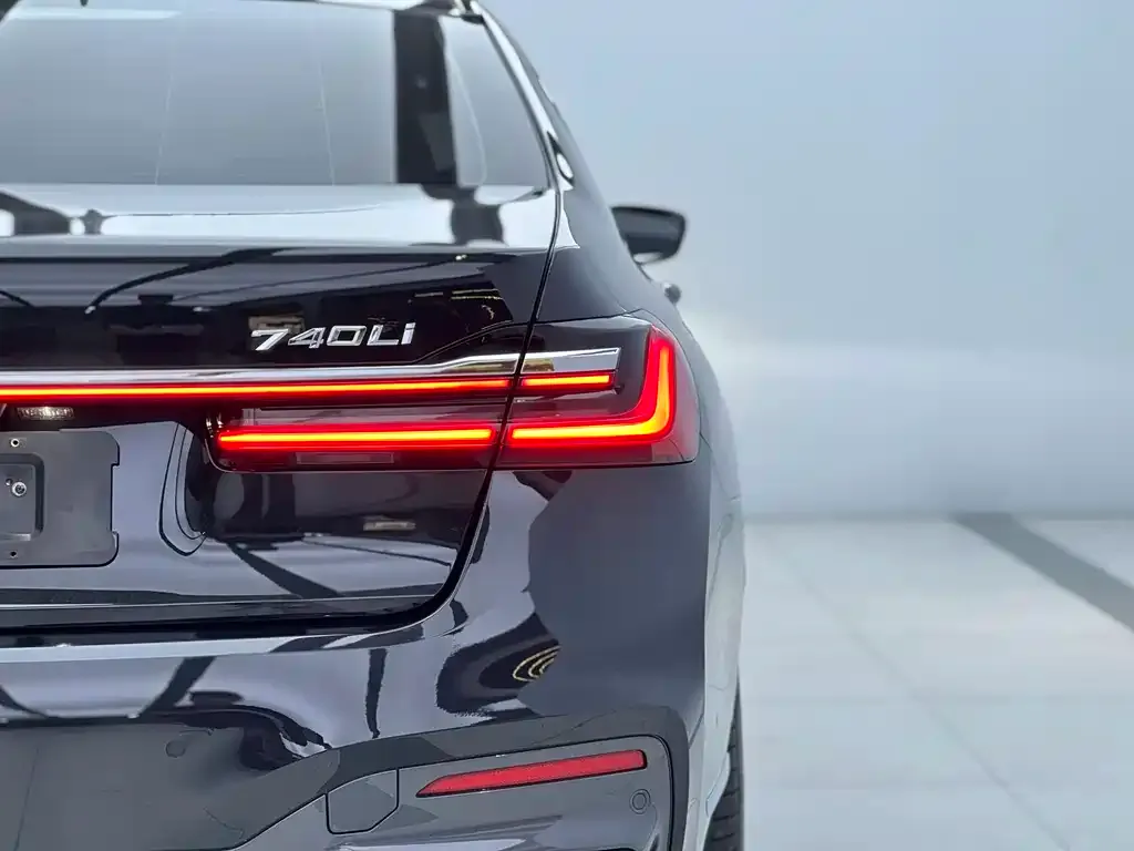 BMW 7 Series 2021 из CN, фото 4