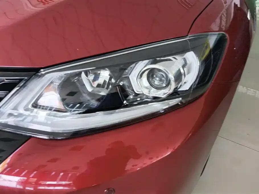 Nissan Tiida 2021 из CN, фото 5