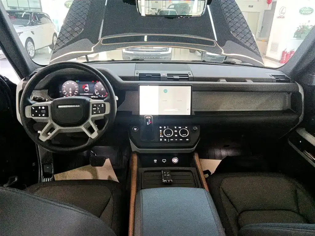 Land Rover Defender — фото 10