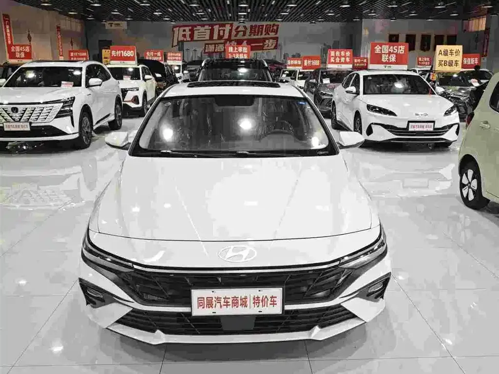 Hyundai Elantra — фото 2