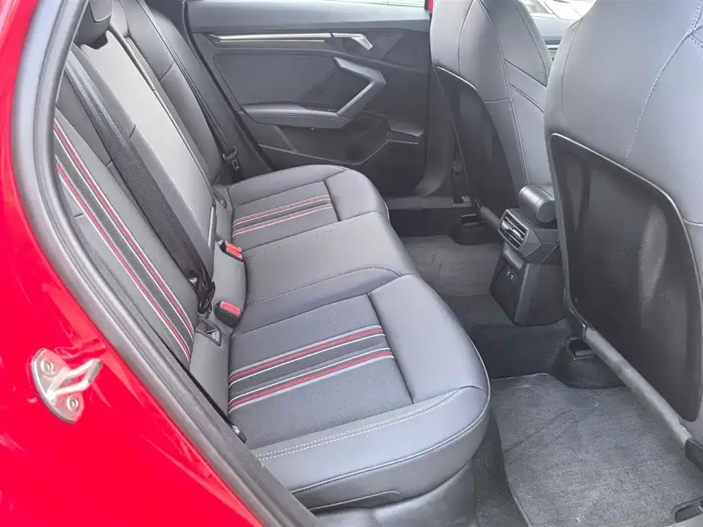 Audi A3 2023 из CN, фото 10