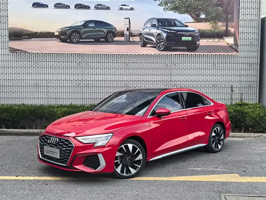 Audi A3 2023 из CN, фото 2