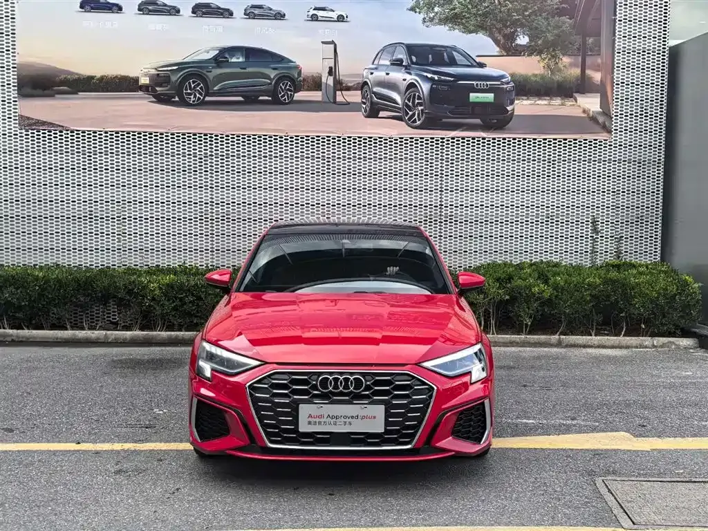 Audi A3 2023 из CN, фото 3