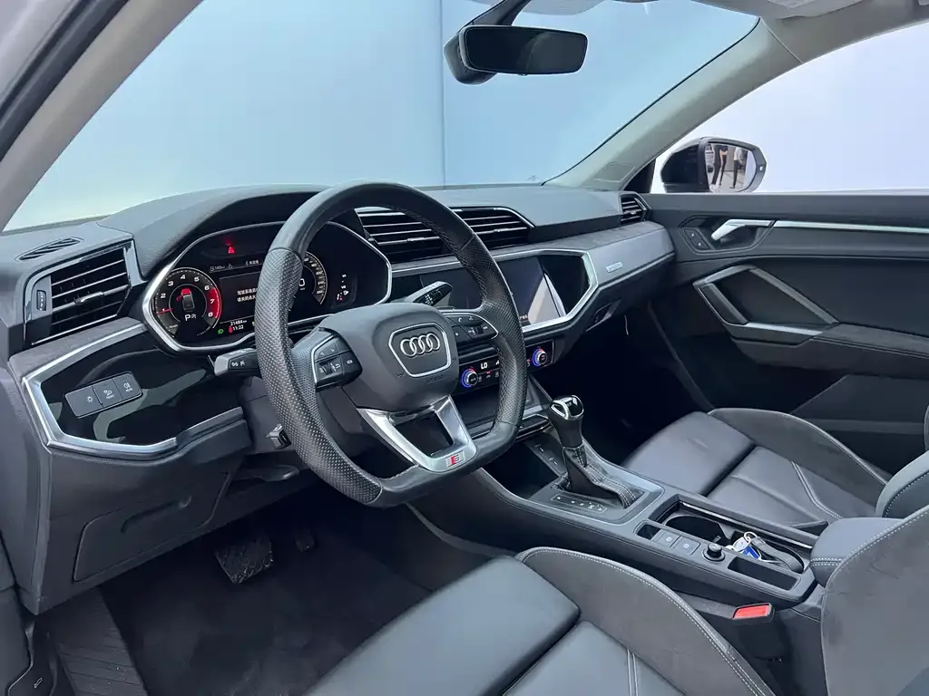 Audi Q3 Sportback — фото 8
