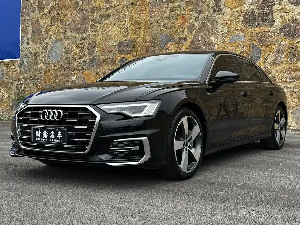 Audi A6L — фото 1