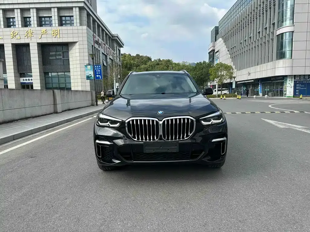 BMW X5 — фото 2