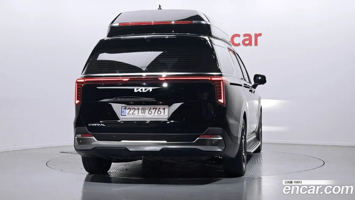 Kia Carnival — фото 4