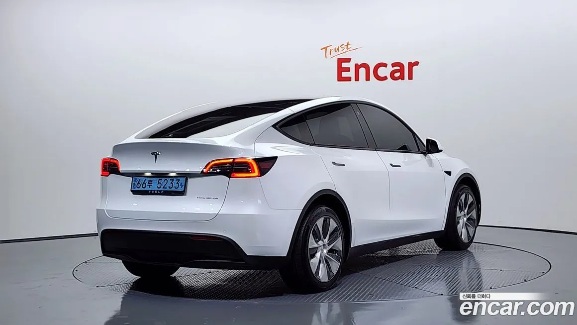 Tesla Model Y 2022 из KR, фото 2
