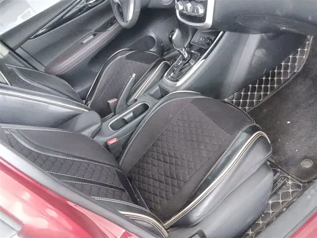 Nissan Tiida 2022 из CN, фото 4