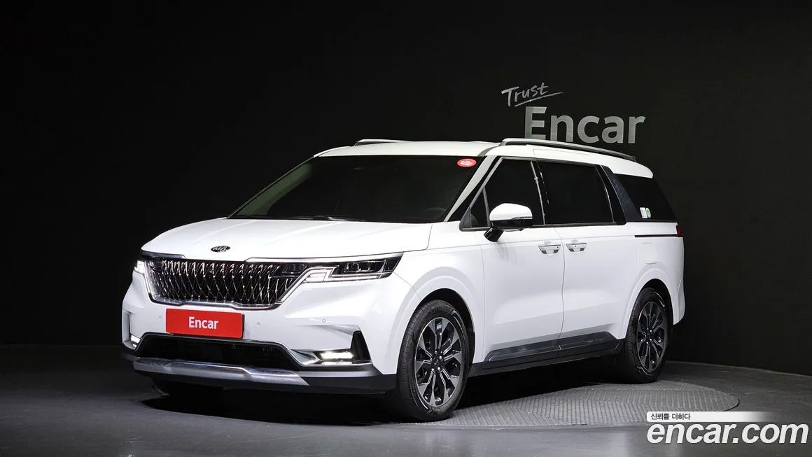 Kia Carnival — фото 1