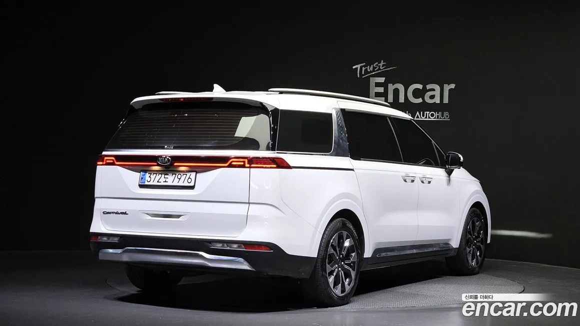 Kia Carnival — фото 2