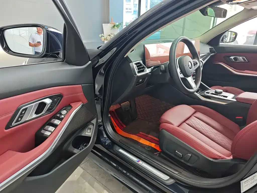 BMW 3 Series 2024 из CN, фото 9