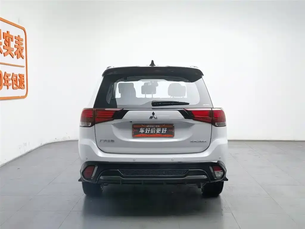 Mitsubishi Outlander 2023 из CN, фото 4