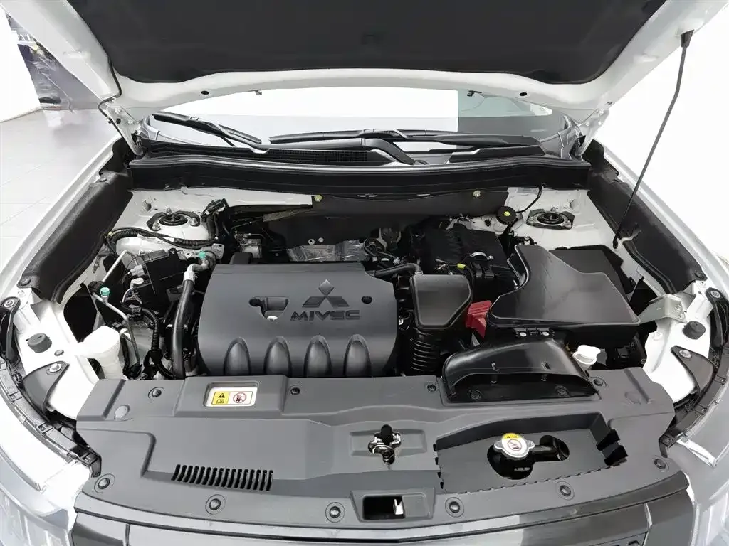 Mitsubishi Outlander 2023 из CN, фото 6
