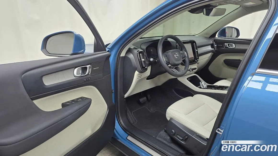 Volvo XC40 2024 из KR, фото 10