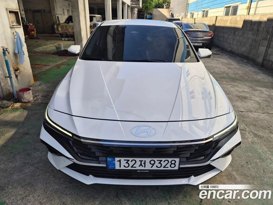 Hyundai AVANTE — фото 1