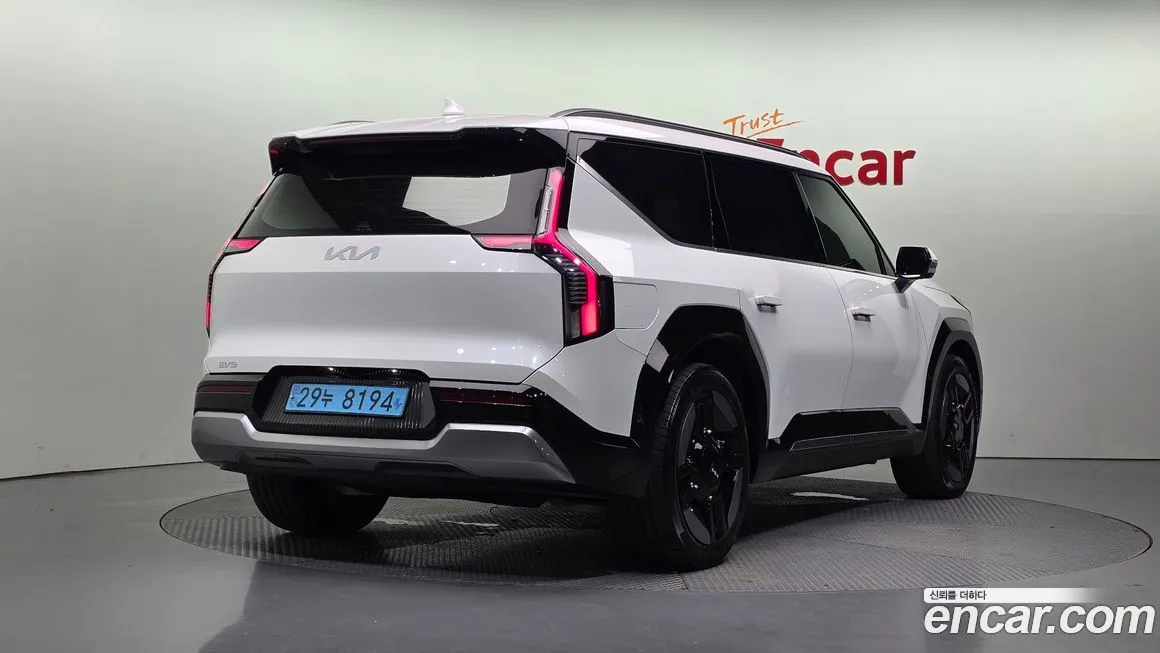 Kia EV9 2024 из KR, фото 2