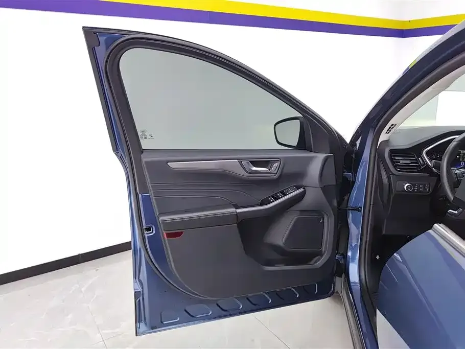 Ford Escape 2022 из CN, фото 7