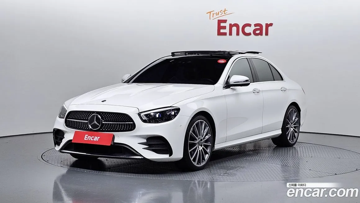Mercedes-Benz E-Class — фото 1