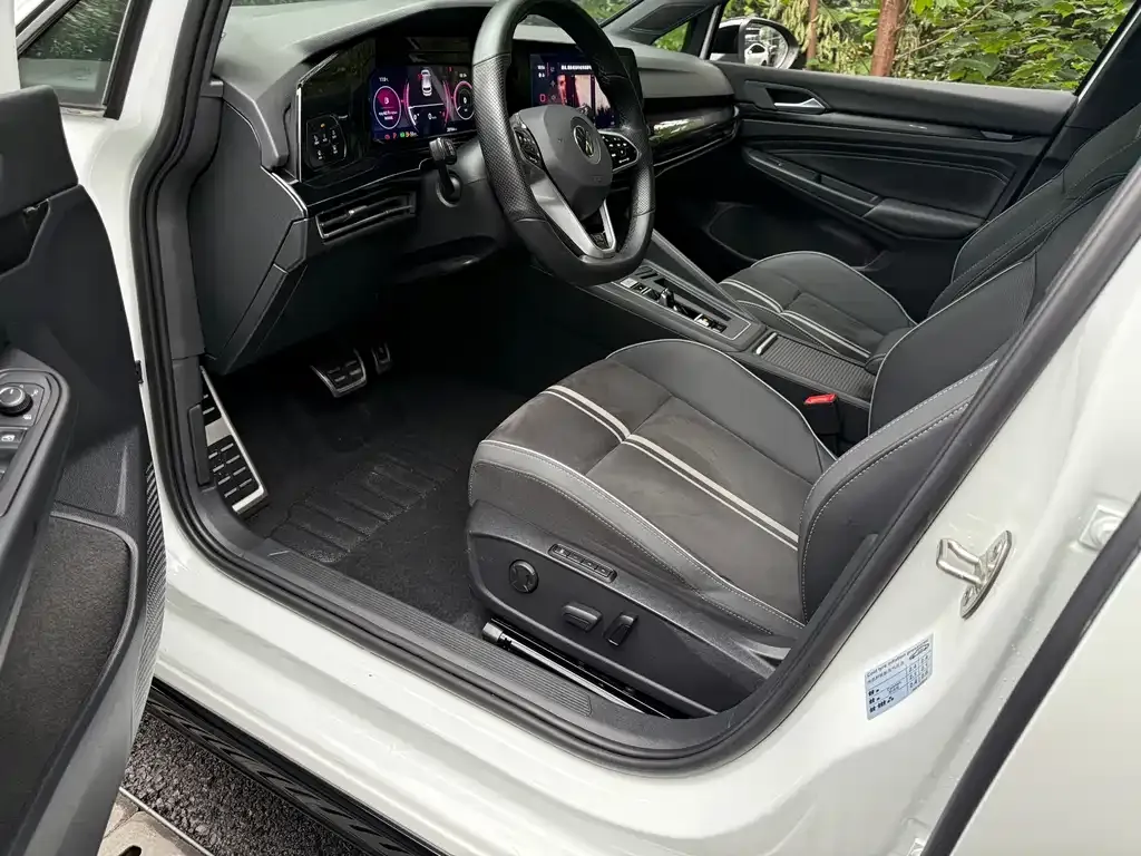 Volkswagen Golf 2022 из CN, фото 4