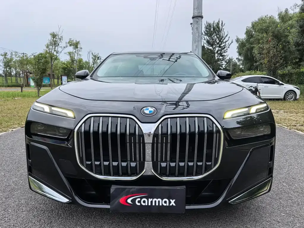 BMW 7 Series 2023 из CN, фото 1