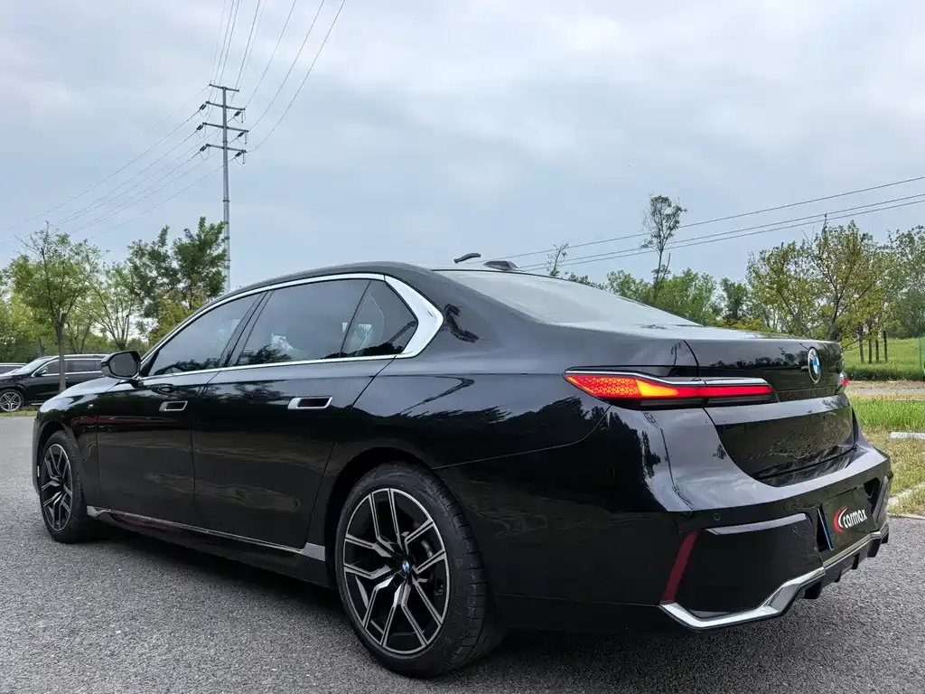 BMW 7 Series 2023 из CN, фото 6