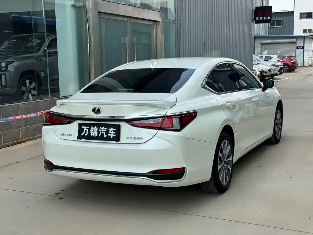 Lexus ES 2024 из CN, фото 4