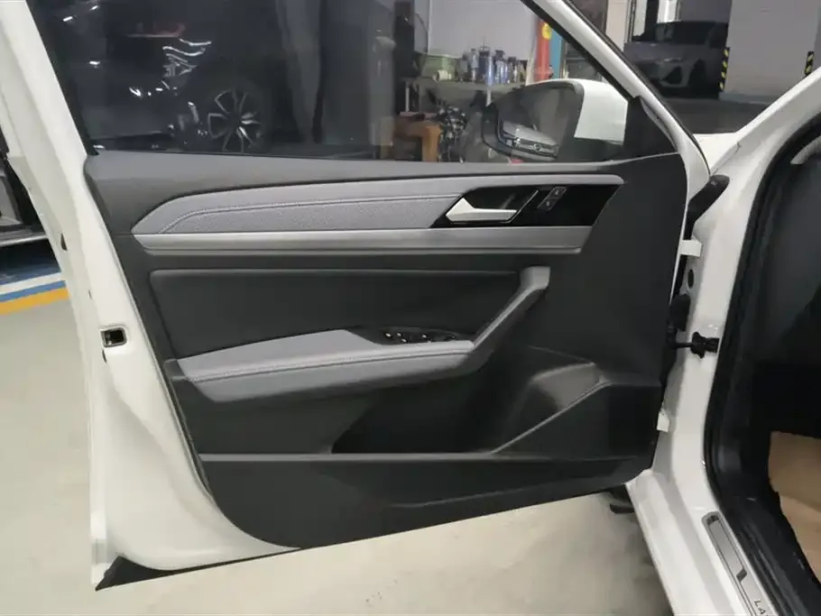 Volkswagen Lavida 2023 из CN, фото 7