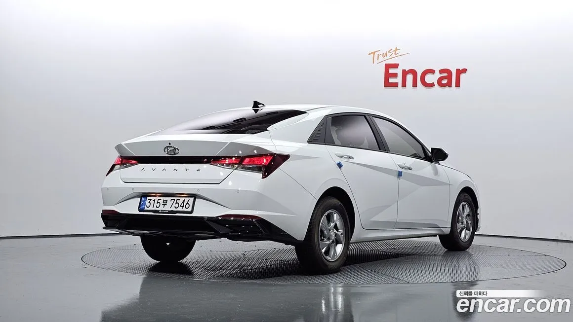 Hyundai AVANTE 2021 из KR, фото 2