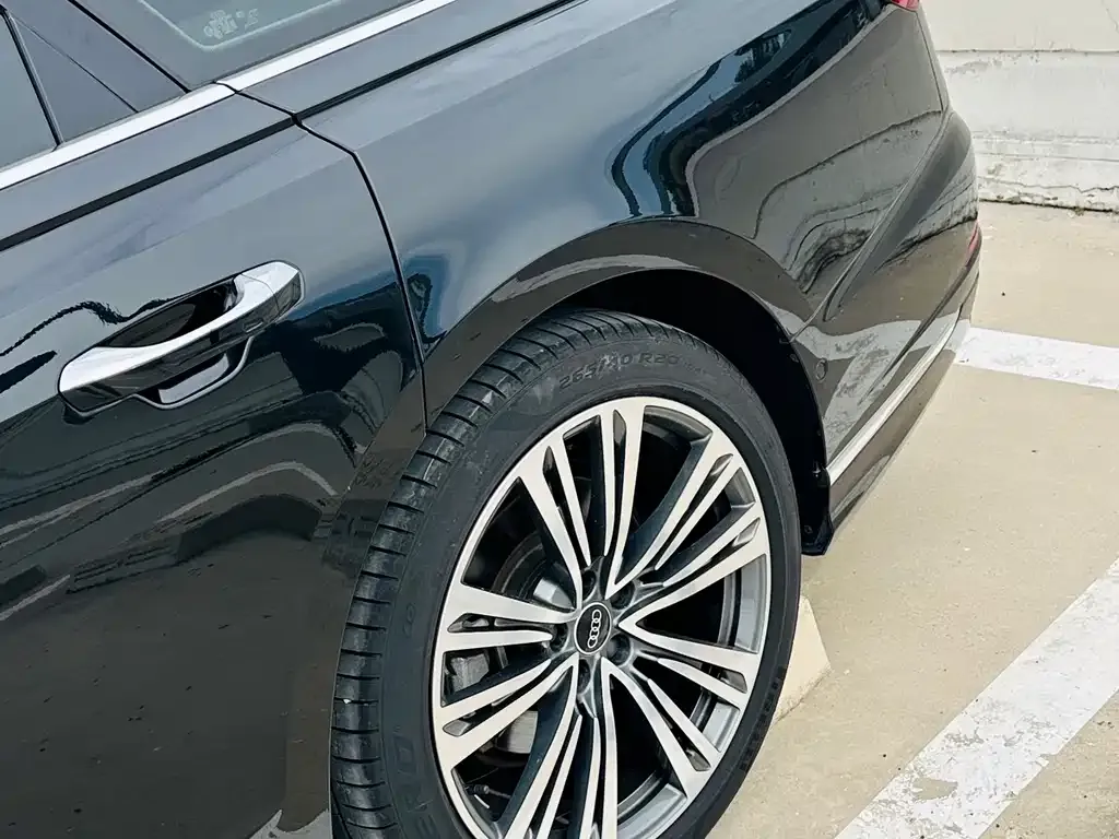 Audi A8 2023 из CN, фото 10