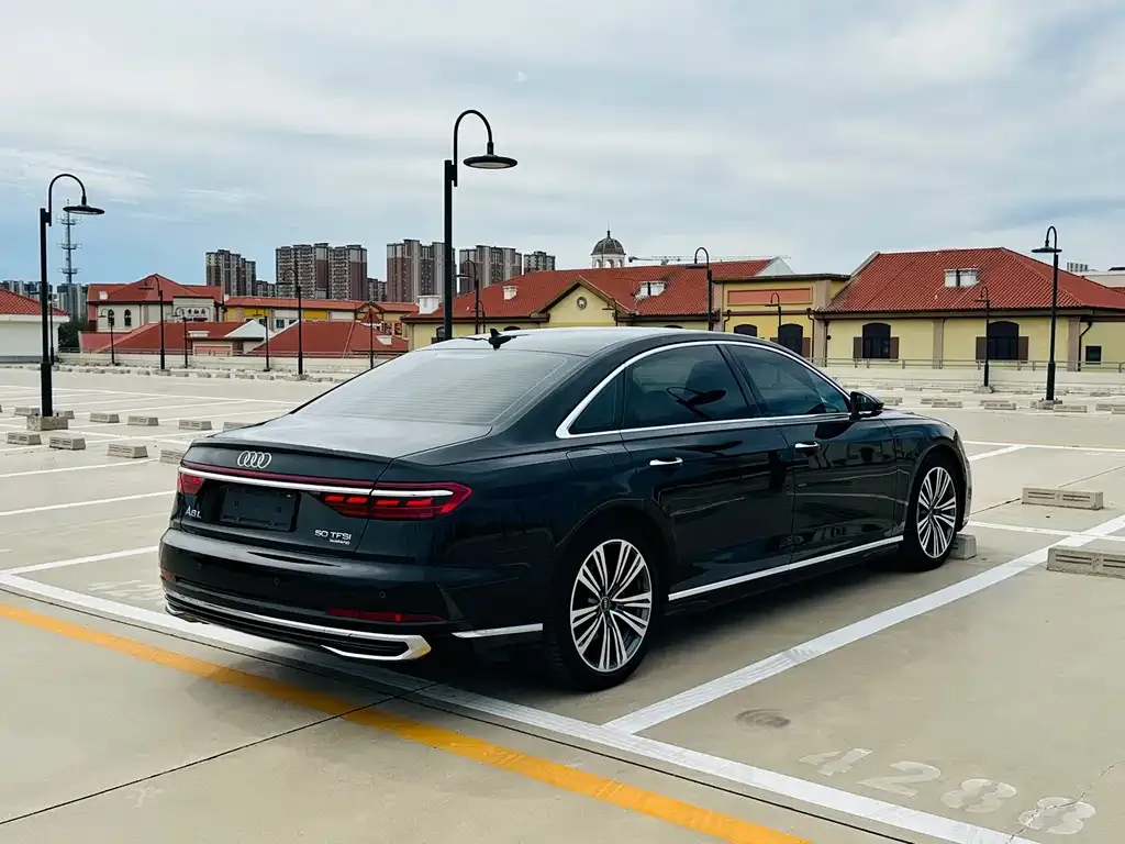 Audi A8 2023 из CN, фото 4