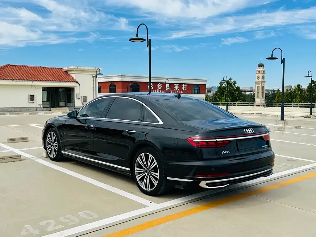 Audi A8 2023 из CN, фото 6