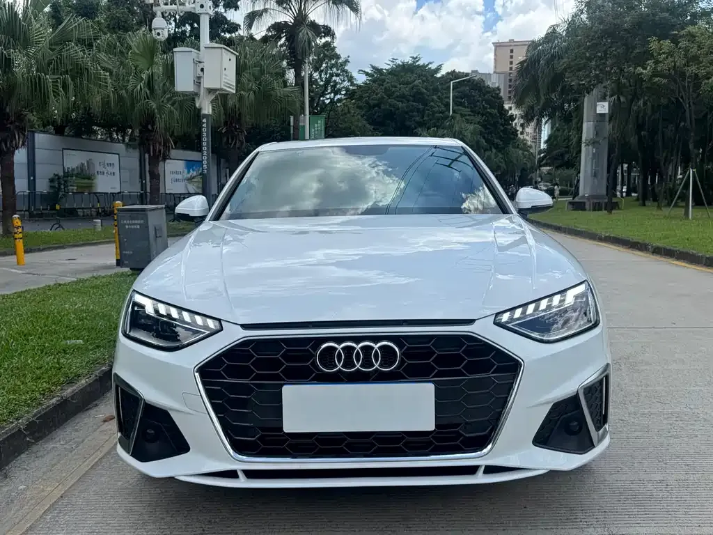 Audi A4L 2021 из CN, фото 2