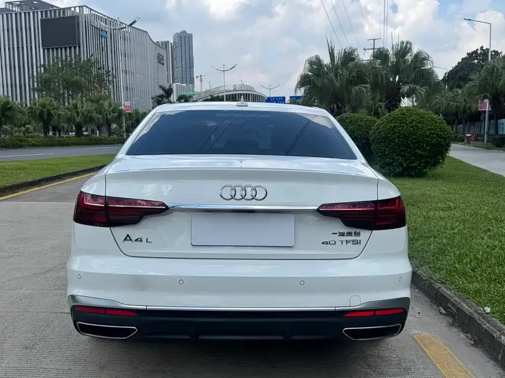 Audi A4L 2021 из CN, фото 5