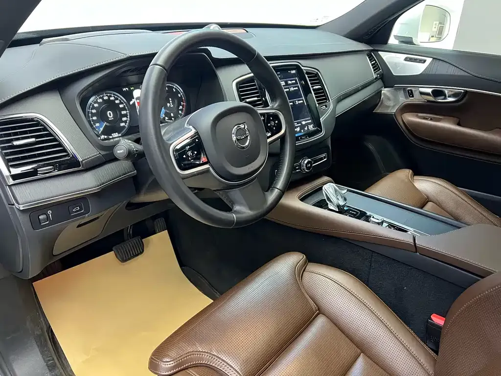 Volvo XC90 — фото 4