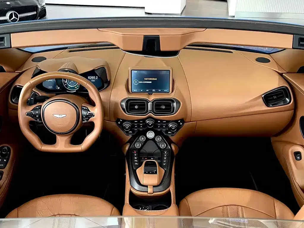 Aston Martin V8 Vantage 2021 из CN, фото 7