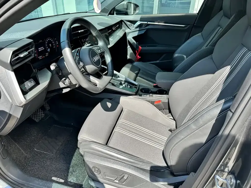 Audi A3 2023 из CN, фото 10