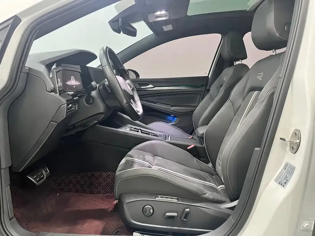 Volkswagen Golf 2022 из CN, фото 4