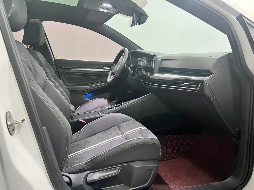 Volkswagen Golf 2022 из CN, фото 8