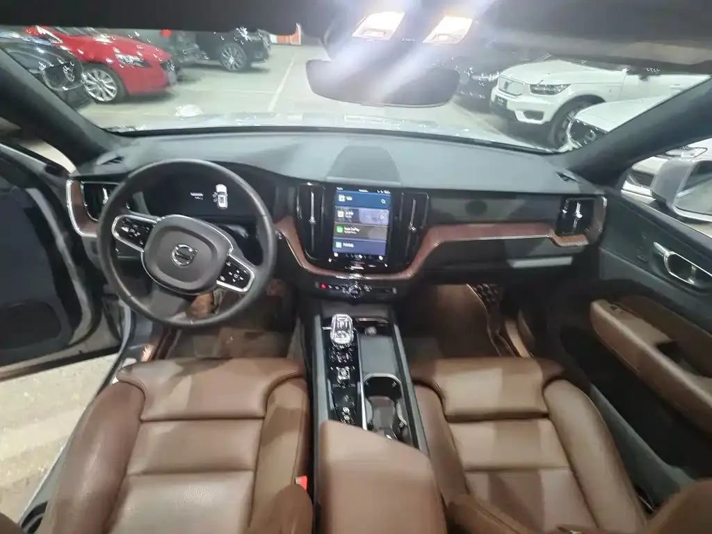 Volvo XC60 2025 из CN, фото 10