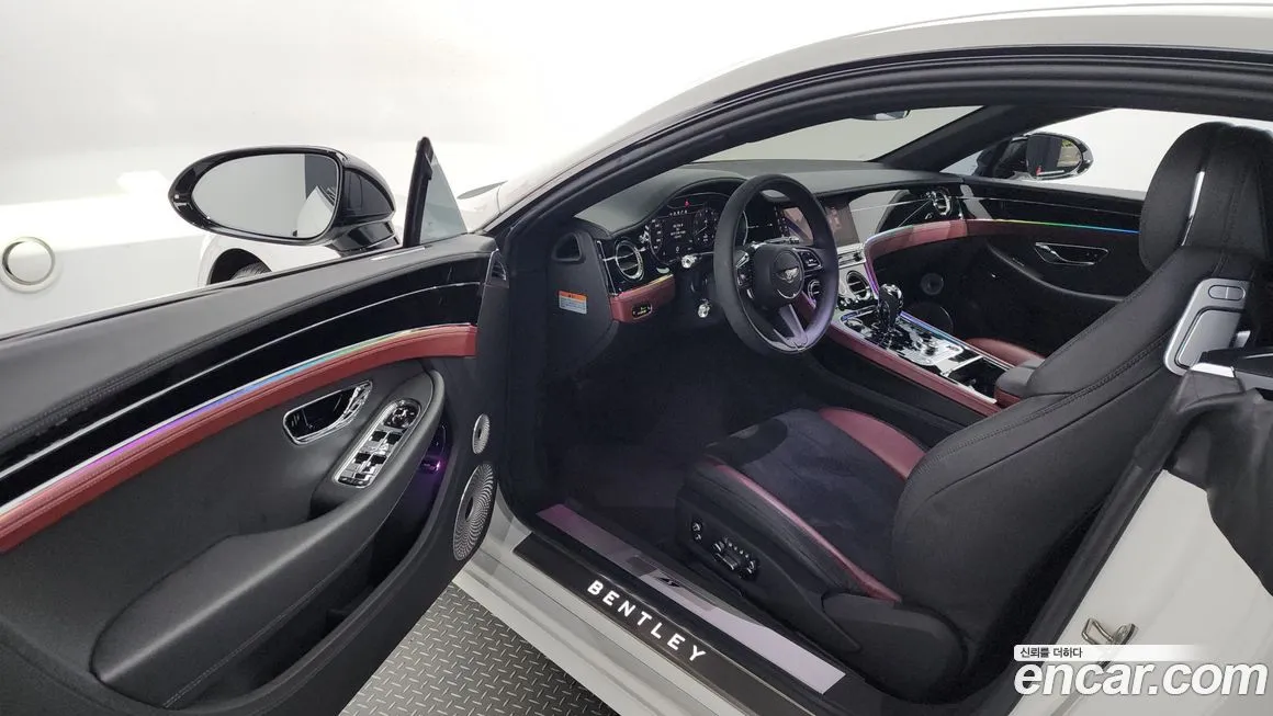 Bentley Continental 2023 из KR, фото 10