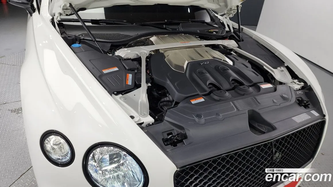 Bentley Continental 2023 из KR, фото 6