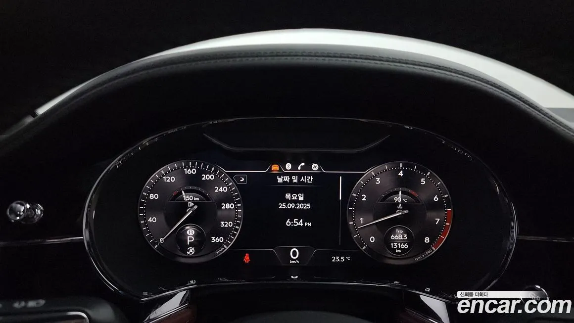 Bentley Continental 2023 из KR, фото 8