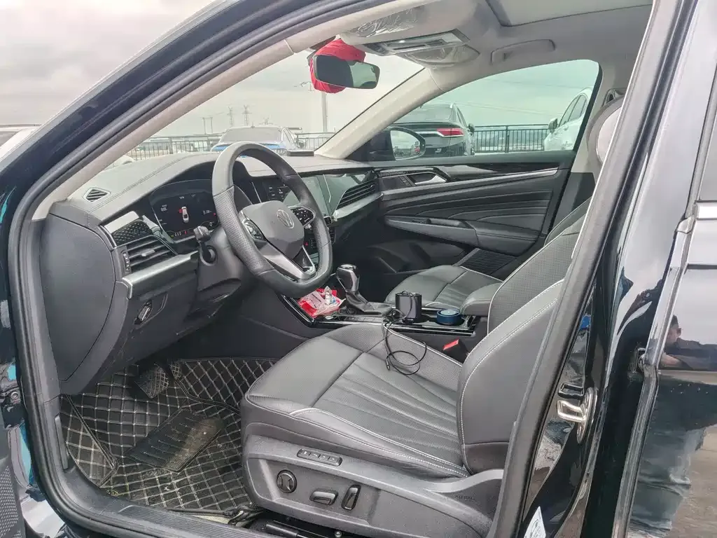Volkswagen Passat 2024 из CN, фото 8