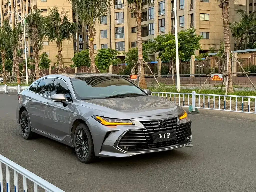Toyota Avalon 2023 из CN, фото 3