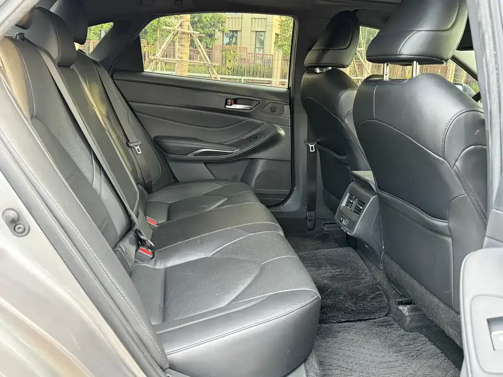 Toyota Avalon 2023 из CN, фото 5
