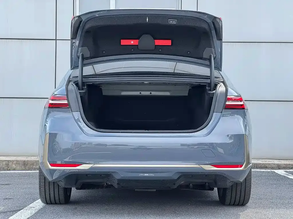 BMW i5 2024 из CN, фото 6